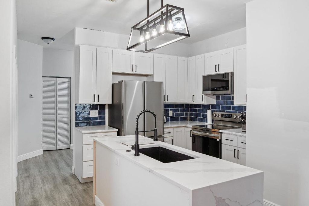 Photo of 113 Lighthouse Circle #H, Tequesta, FL 33469 (MLS # R11157105)