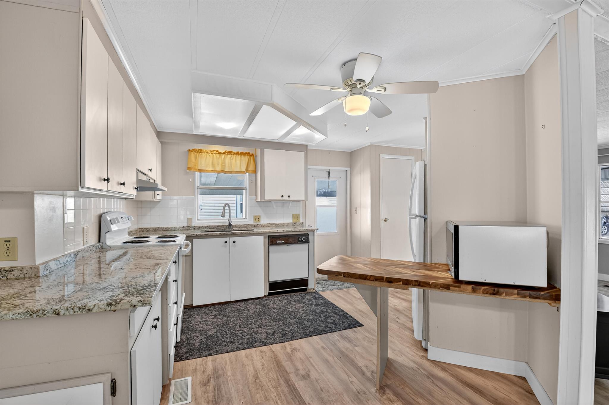 JAMAICA BAY MOBILE HOME C - Residential