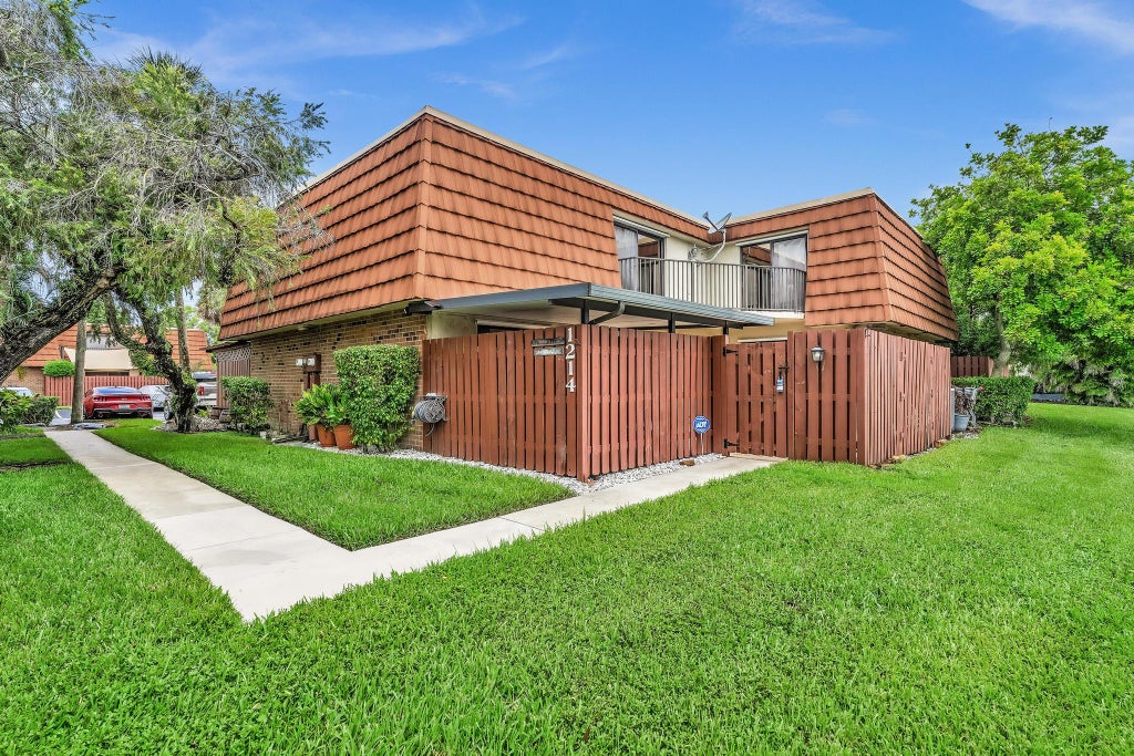 Photo of 1214 SW 120TH Way #1214, Davie, FL 33325 (MLS # B26075479)