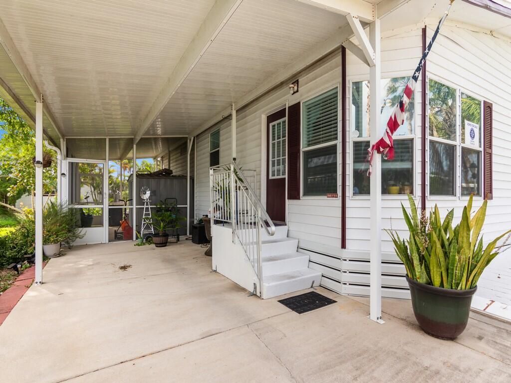 Photo of 7 Gorda Way, Port Saint Lucie, FL 34952 (MLS # R11068720)