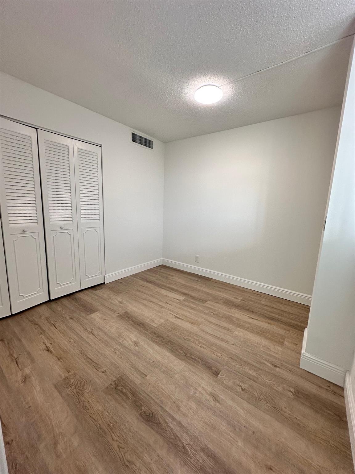 Boca Teeca Condo Un 03 - Residential Lease