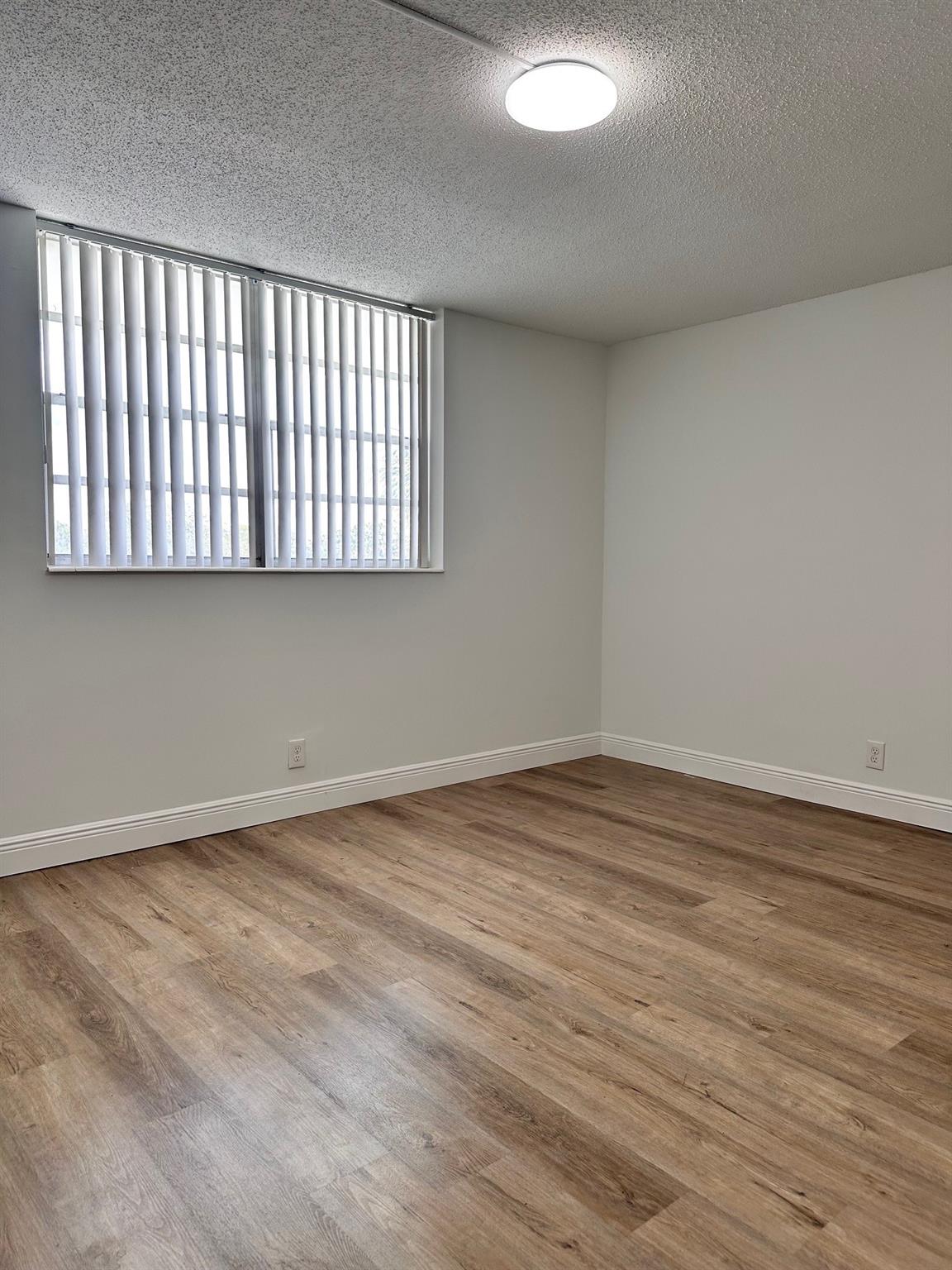 Boca Teeca Condo Un 03 - Residential Lease