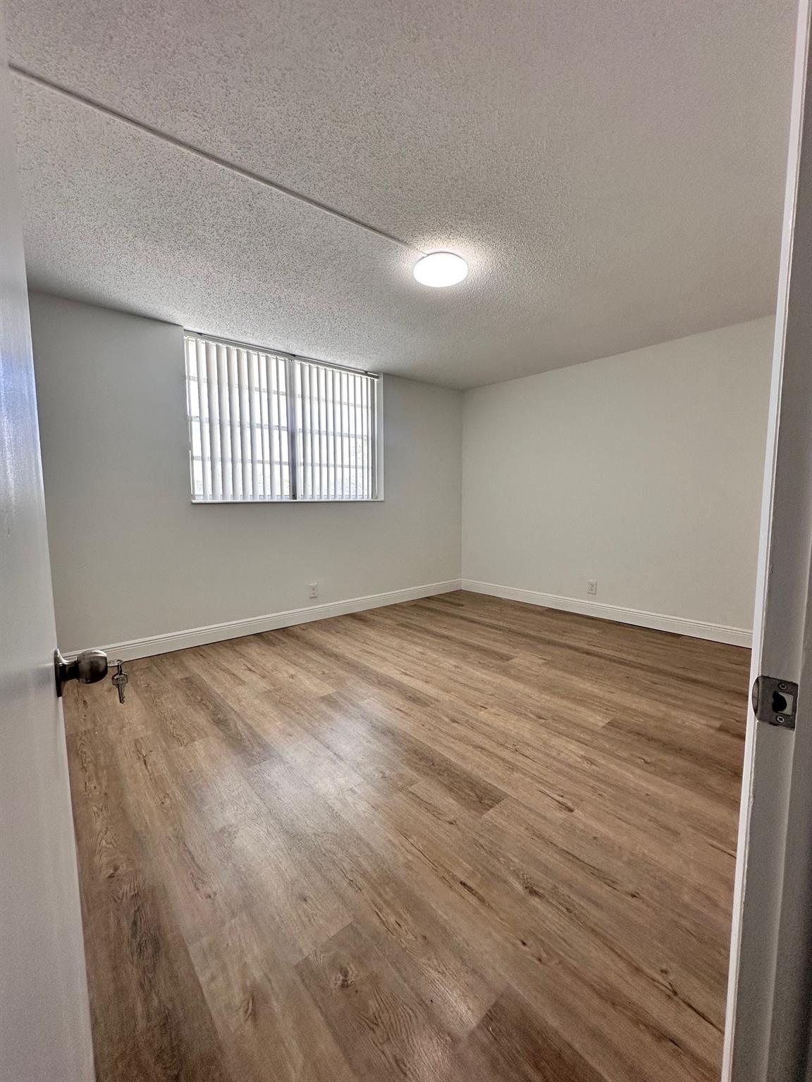 Boca Teeca Condo Un 03 - Residential Lease