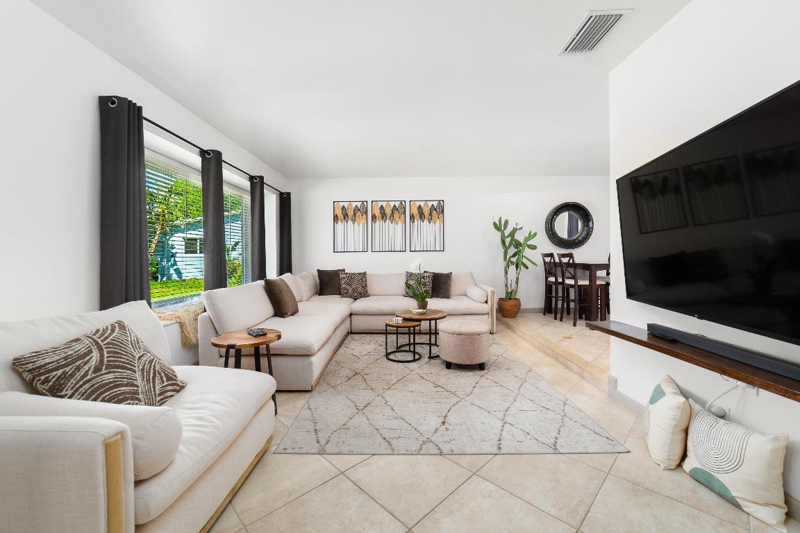 BOCA RATON SQUARE UNIT 19 - Residential
