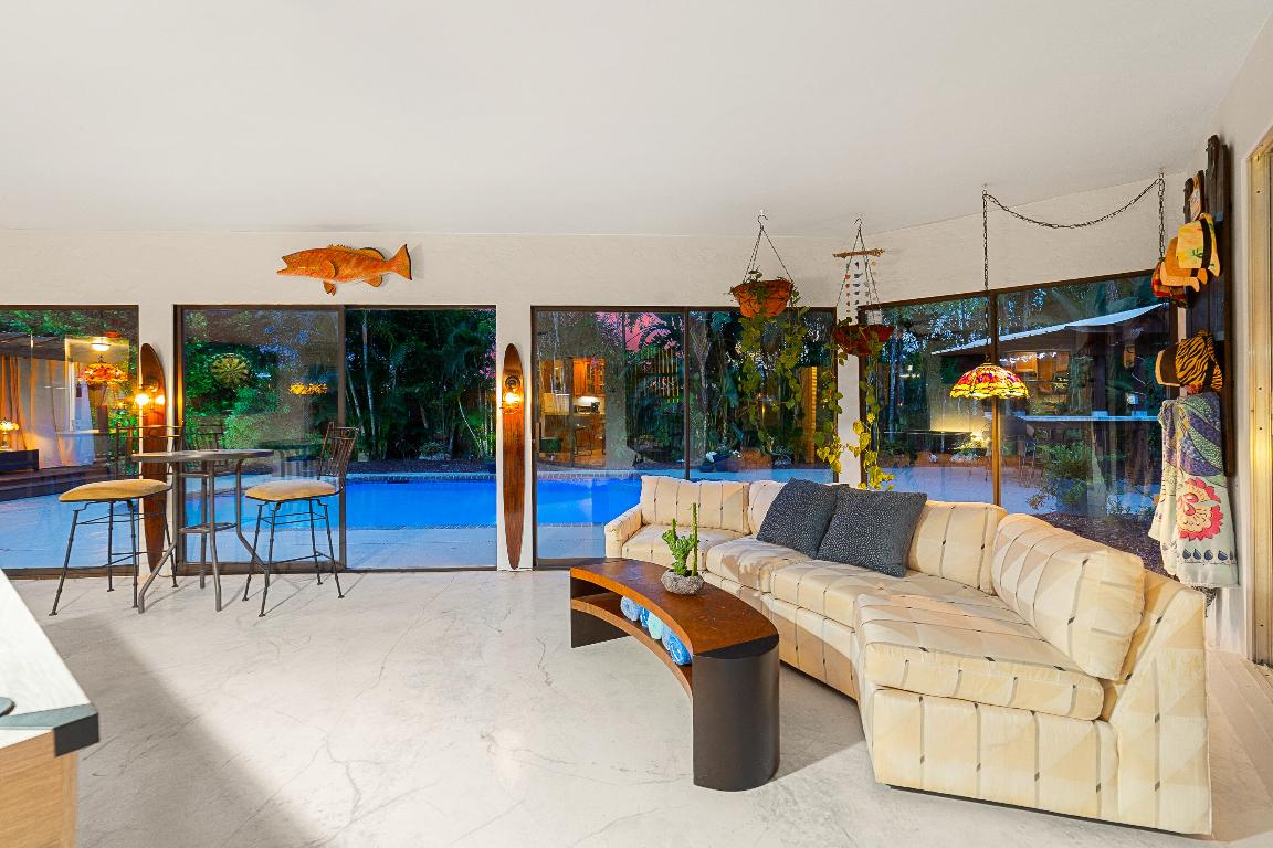 BOCA RATON SQUARE UNIT 19 - Residential