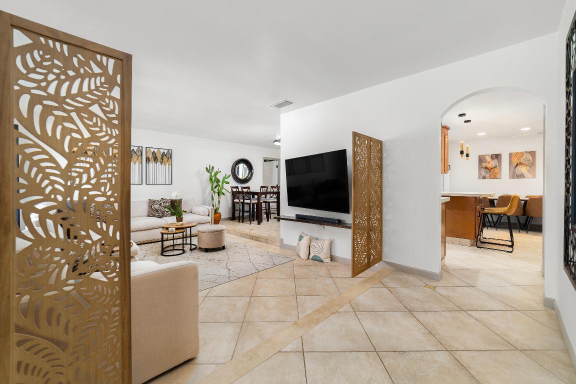 BOCA RATON SQUARE UNIT 19 - Residential