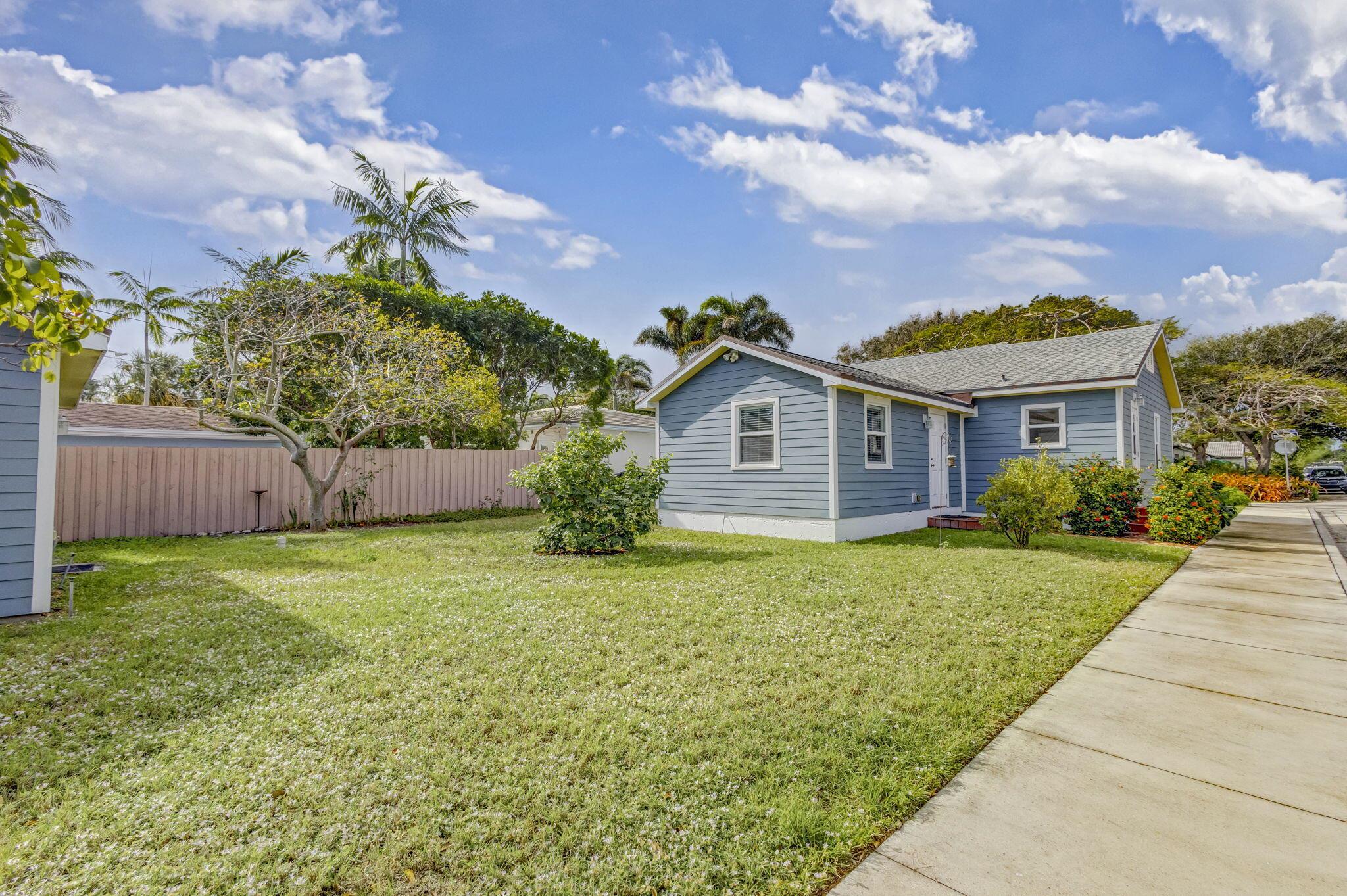 LAKE WORTH TOWN OF - Residential