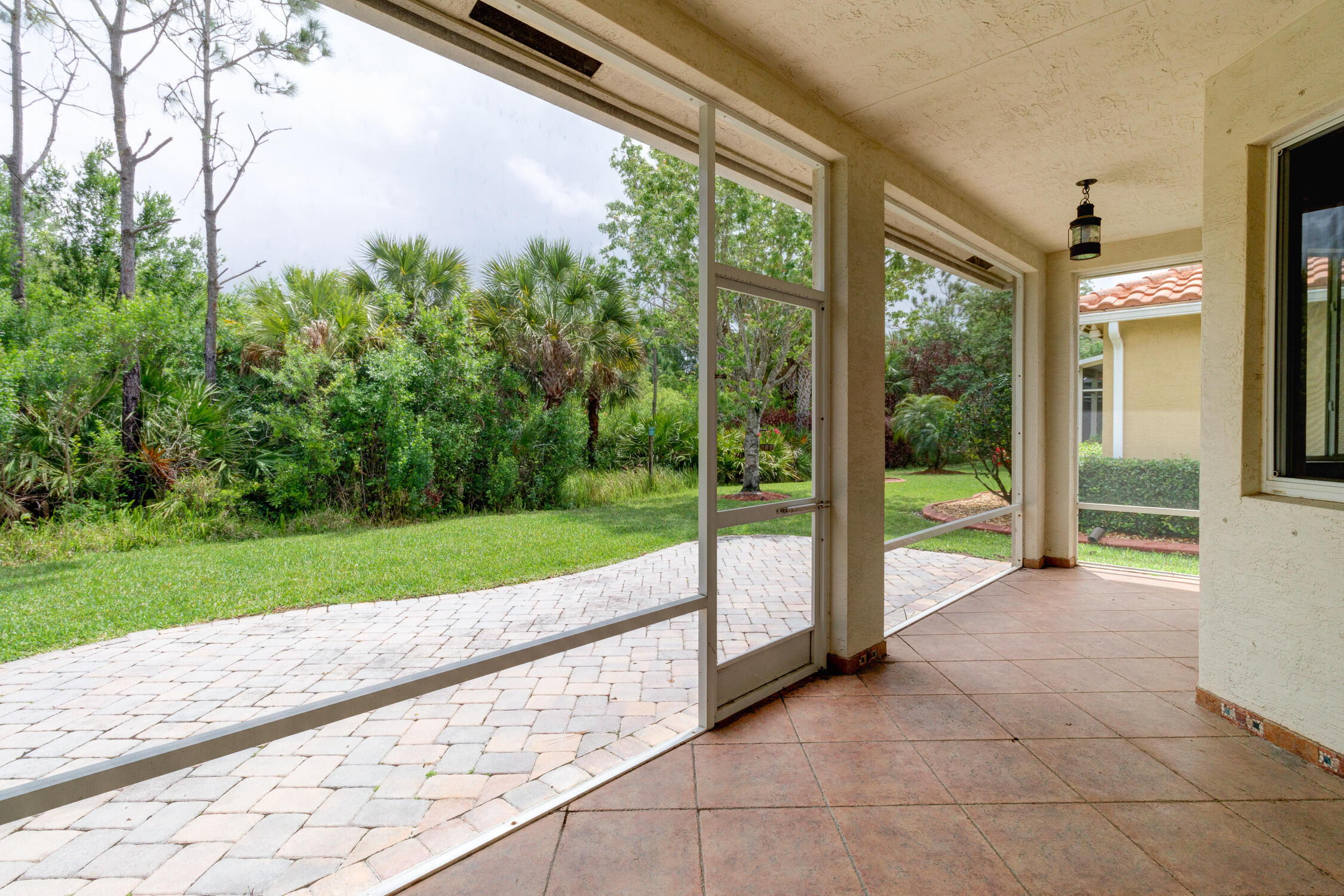 WOODFIELD PD PHASE 1 LOT 215 PBI 20-50 - Residential