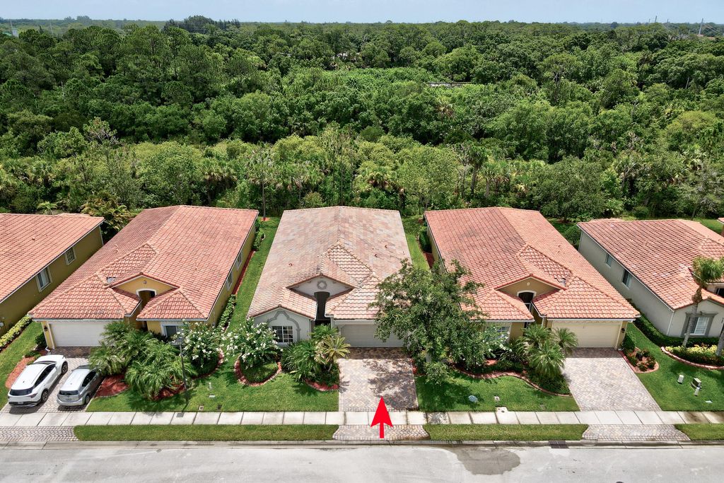 Photo of 6188 Dorchester Way, Vero Beach, FL 32966 (MLS # B26015131)