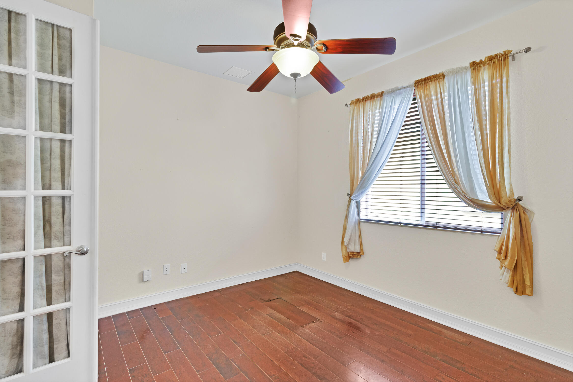 WOODFIELD PD PHASE 1 LOT 215 PBI 20-50 - Residential