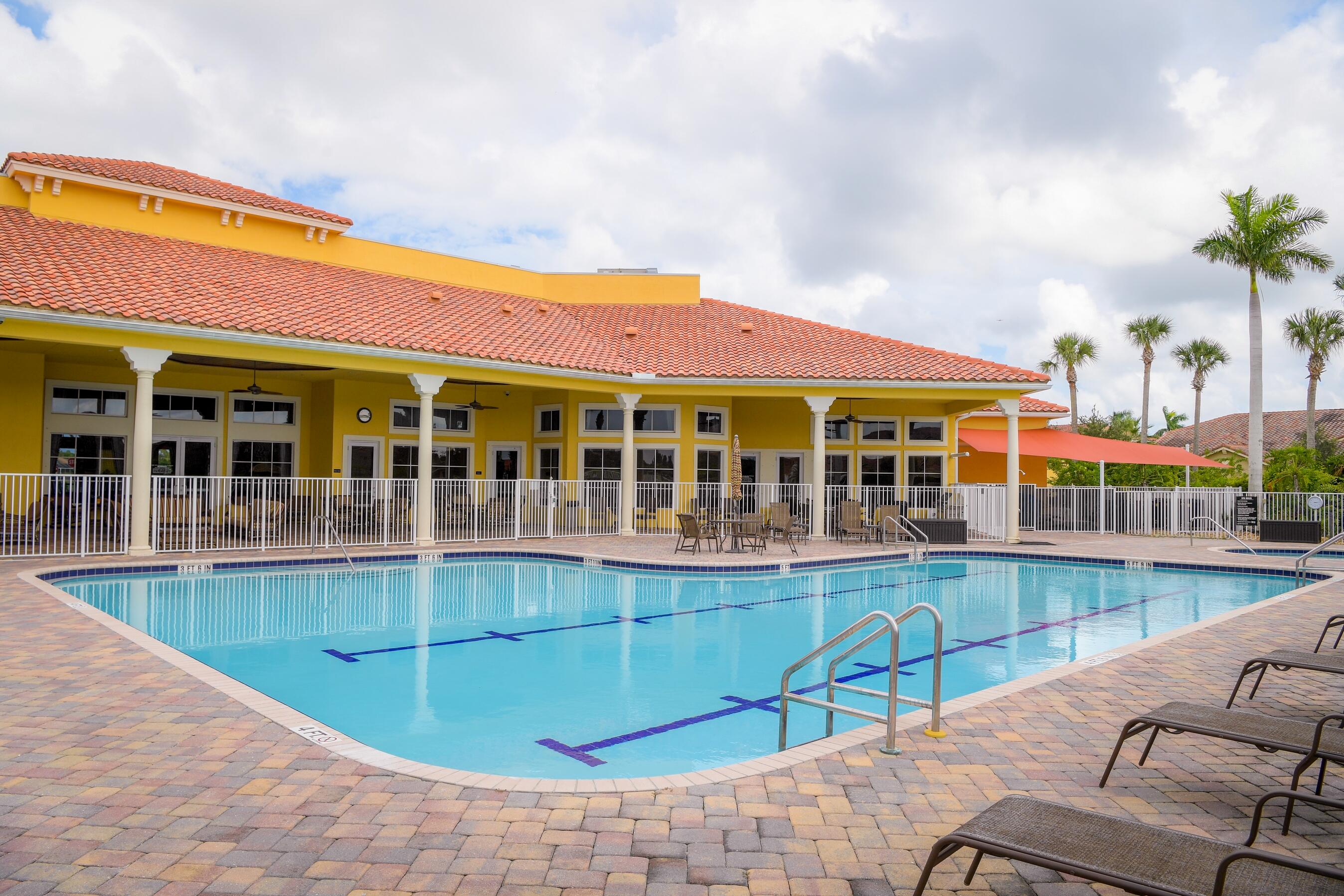 WOODFIELD PD PHASE 1 LOT 215 PBI 20-50 - Residential