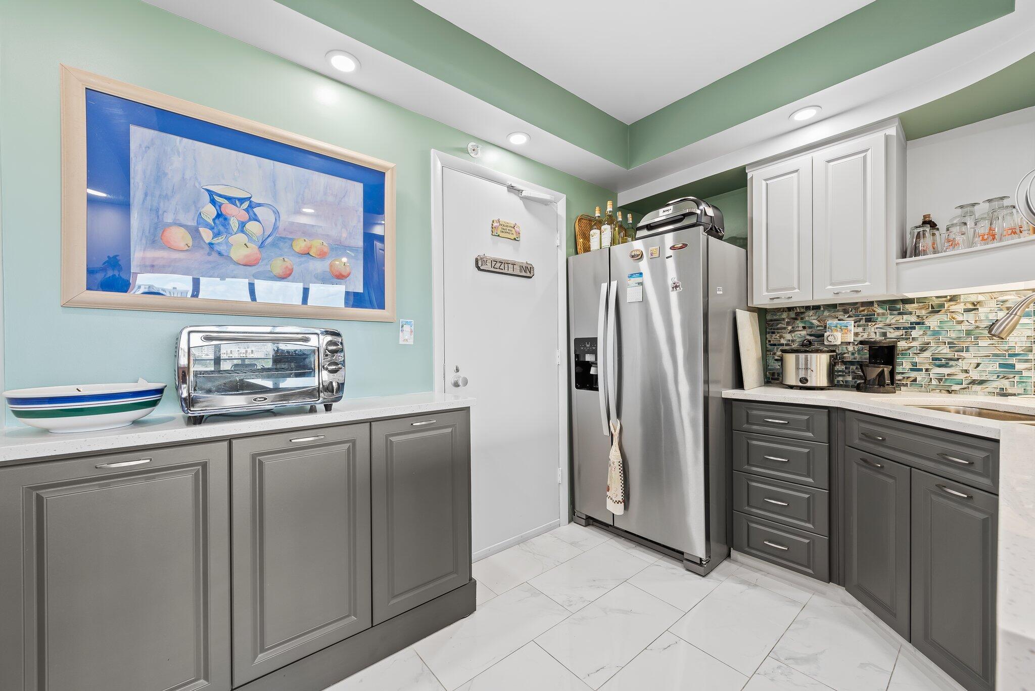 3333 NE 34th Street 611