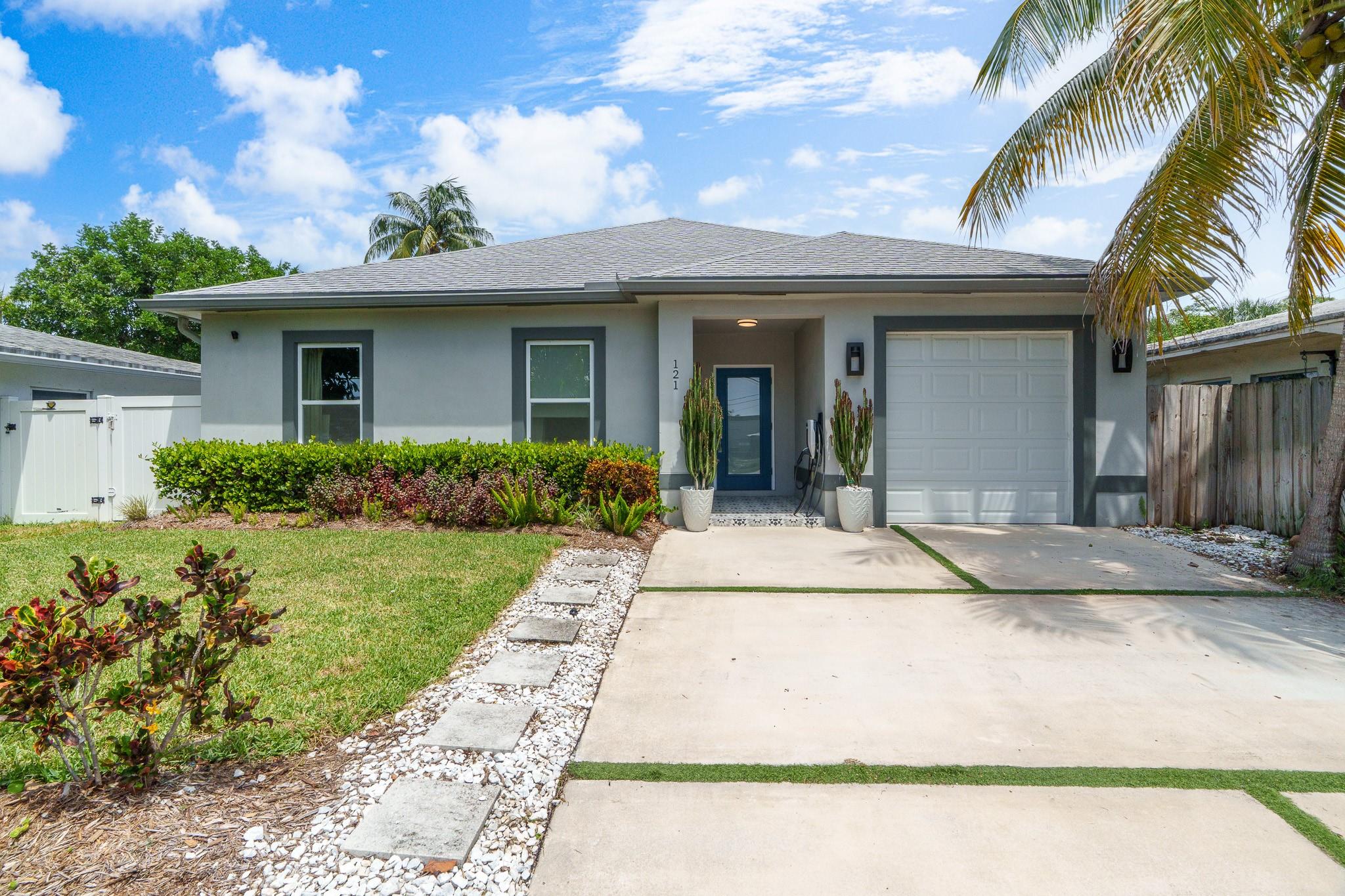 121 NW 45th St
