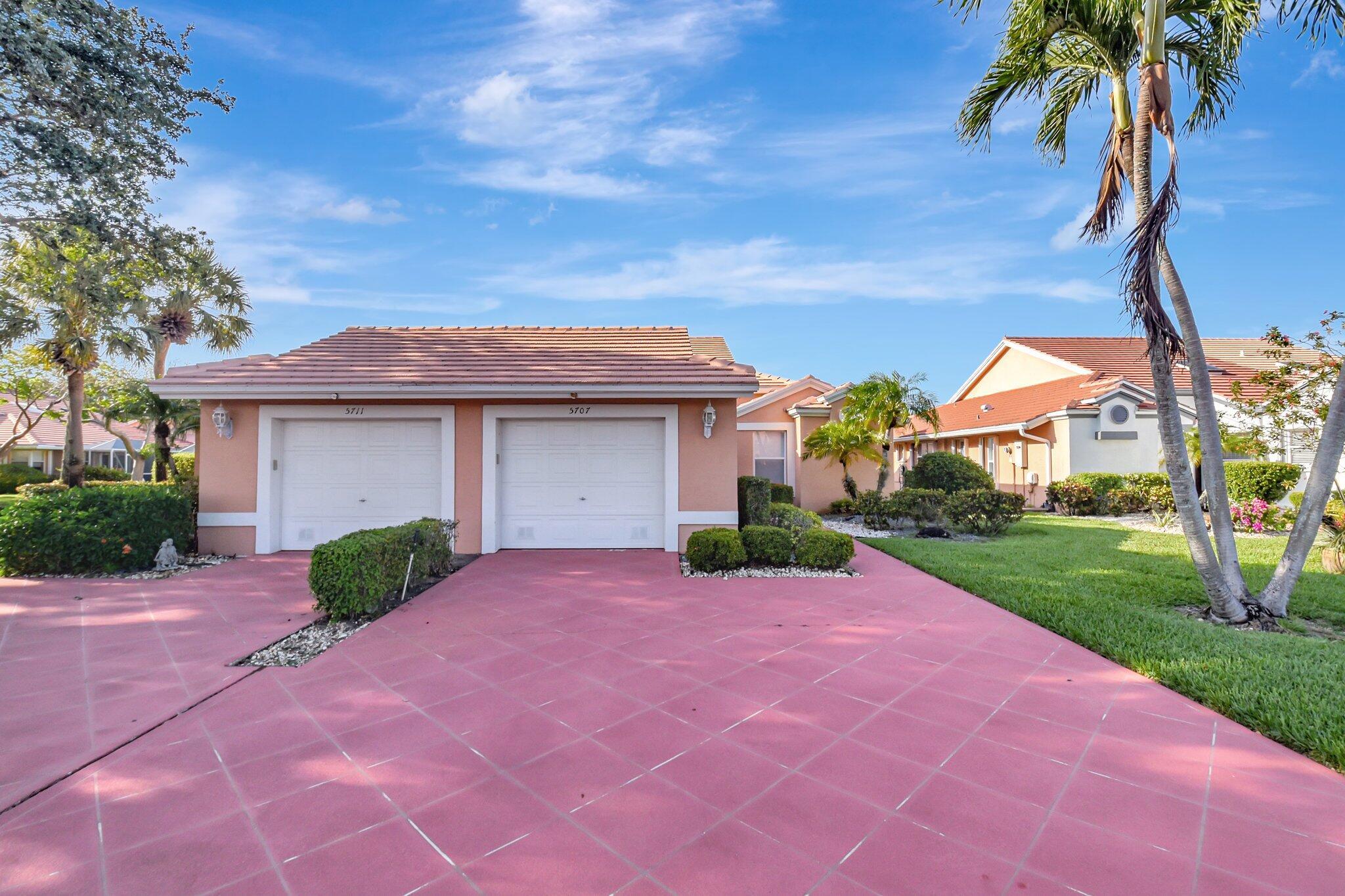 5707 Royal Lake Circle