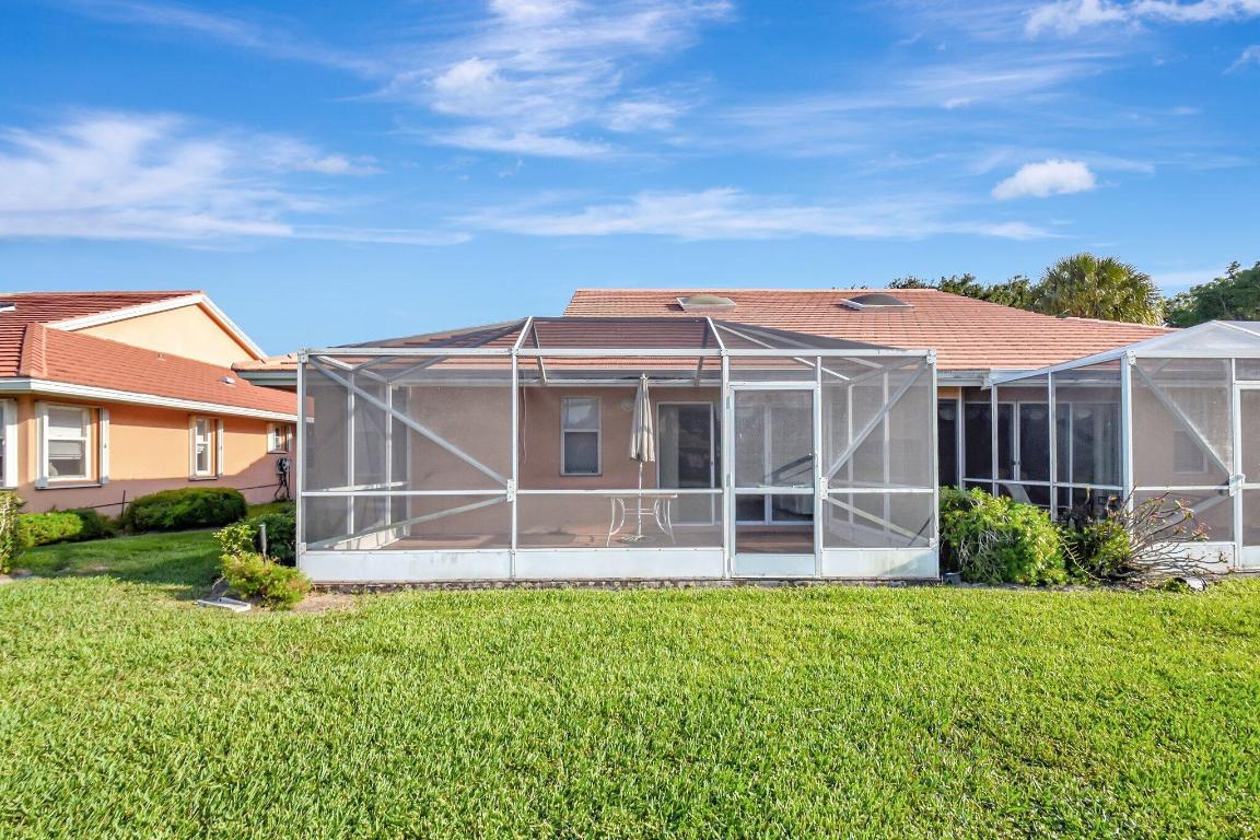 5707 Royal Lake Circle