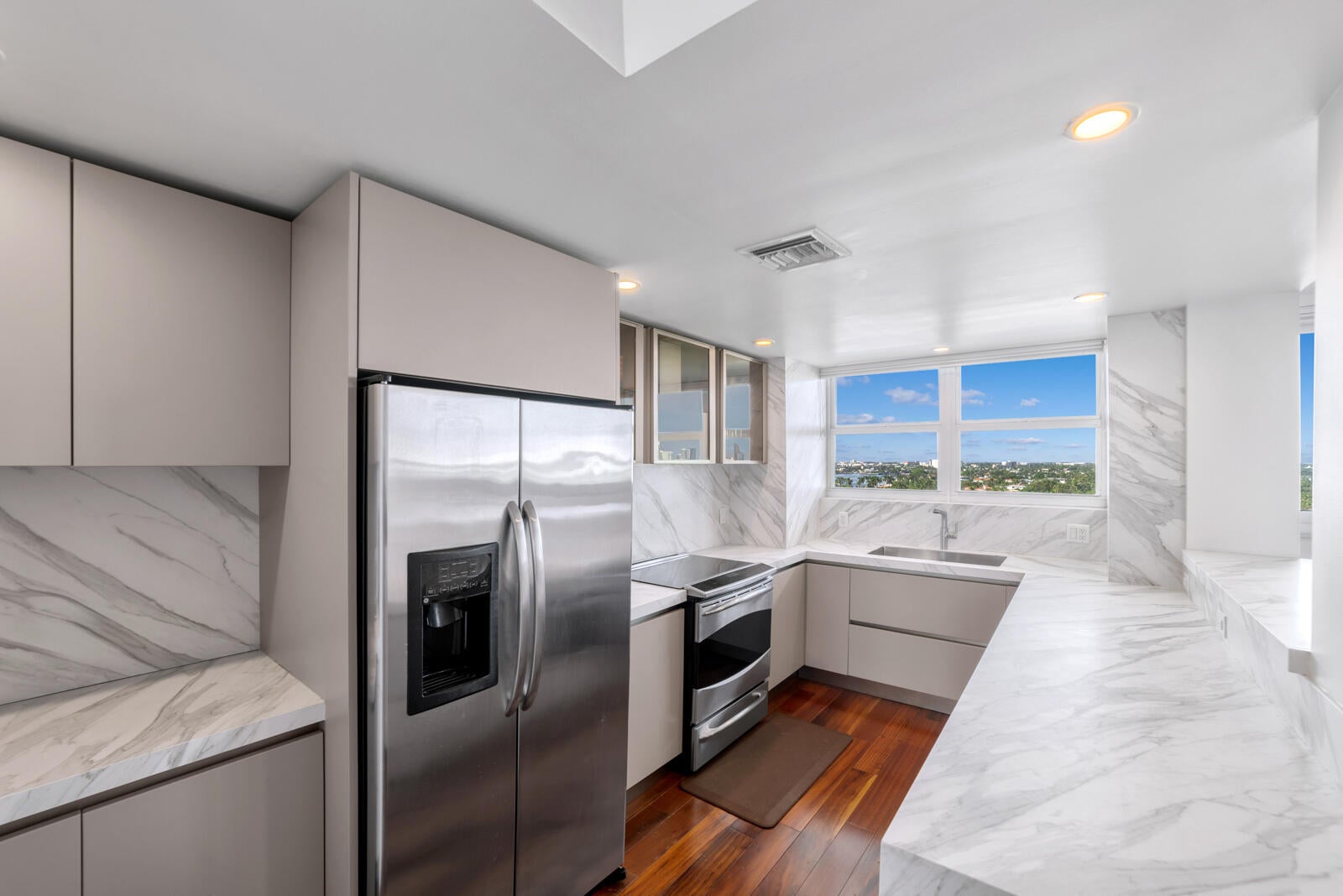 333 Sunset Drive 1005
