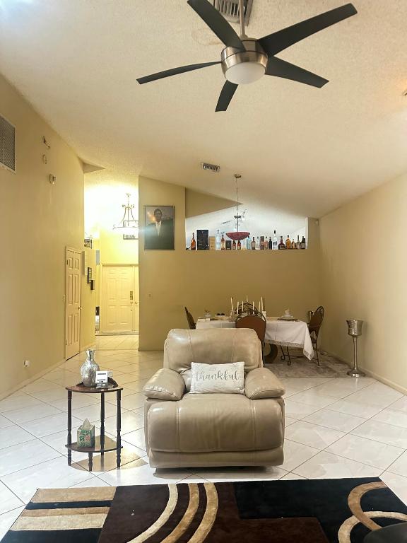 7729 Forest Green Lane