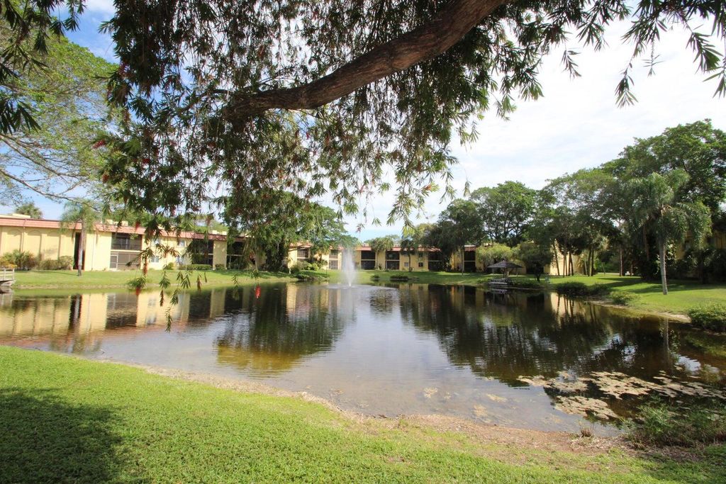 Photo of 878 SW 9th Street Circle #202, Boca Raton, FL 33486 (MLS # R11003809)