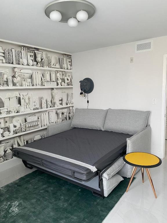 THE PALMS CONDO - Residential