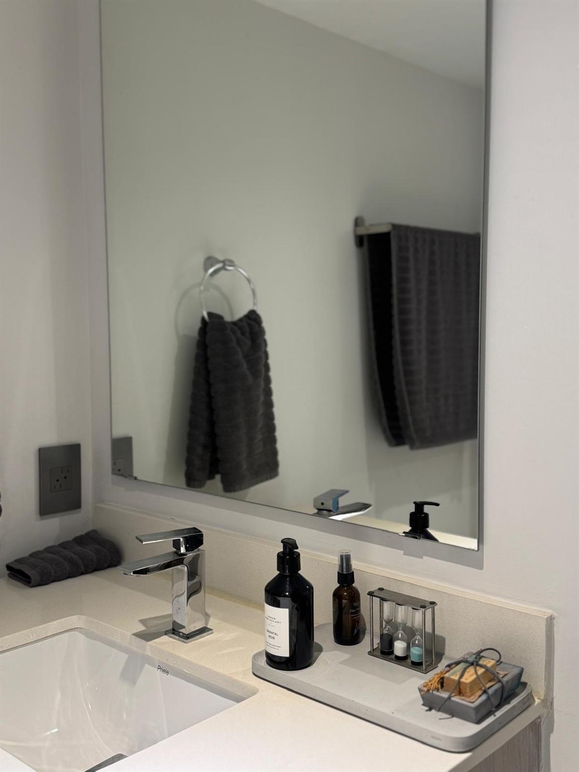 THE PALMS CONDO - Residential