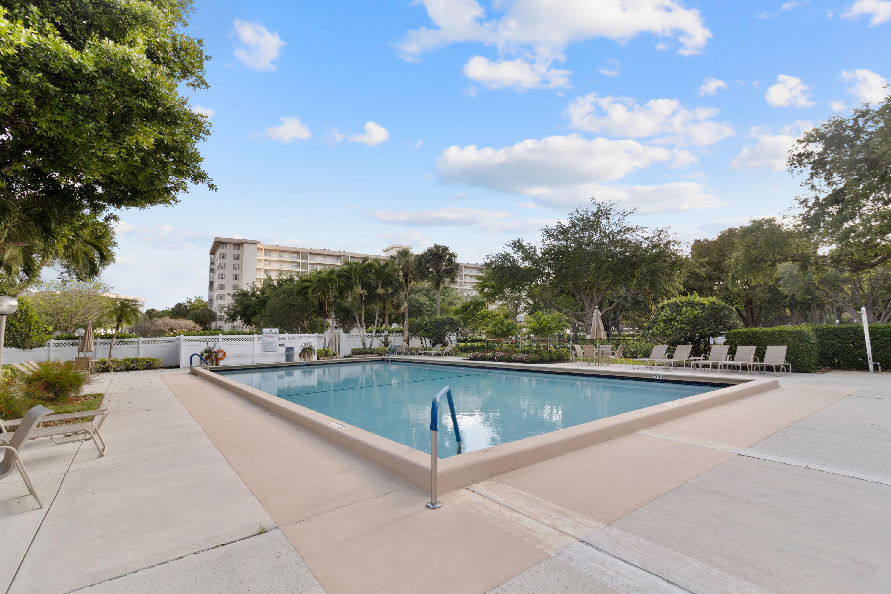NO 117 PALM-AIRE COUNTRY CLUB - Residential