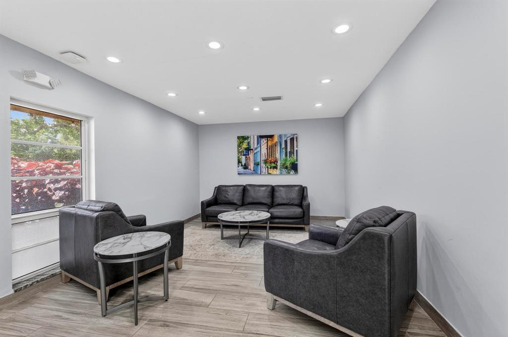NO 117 PALM-AIRE COUNTRY CLUB - Residential