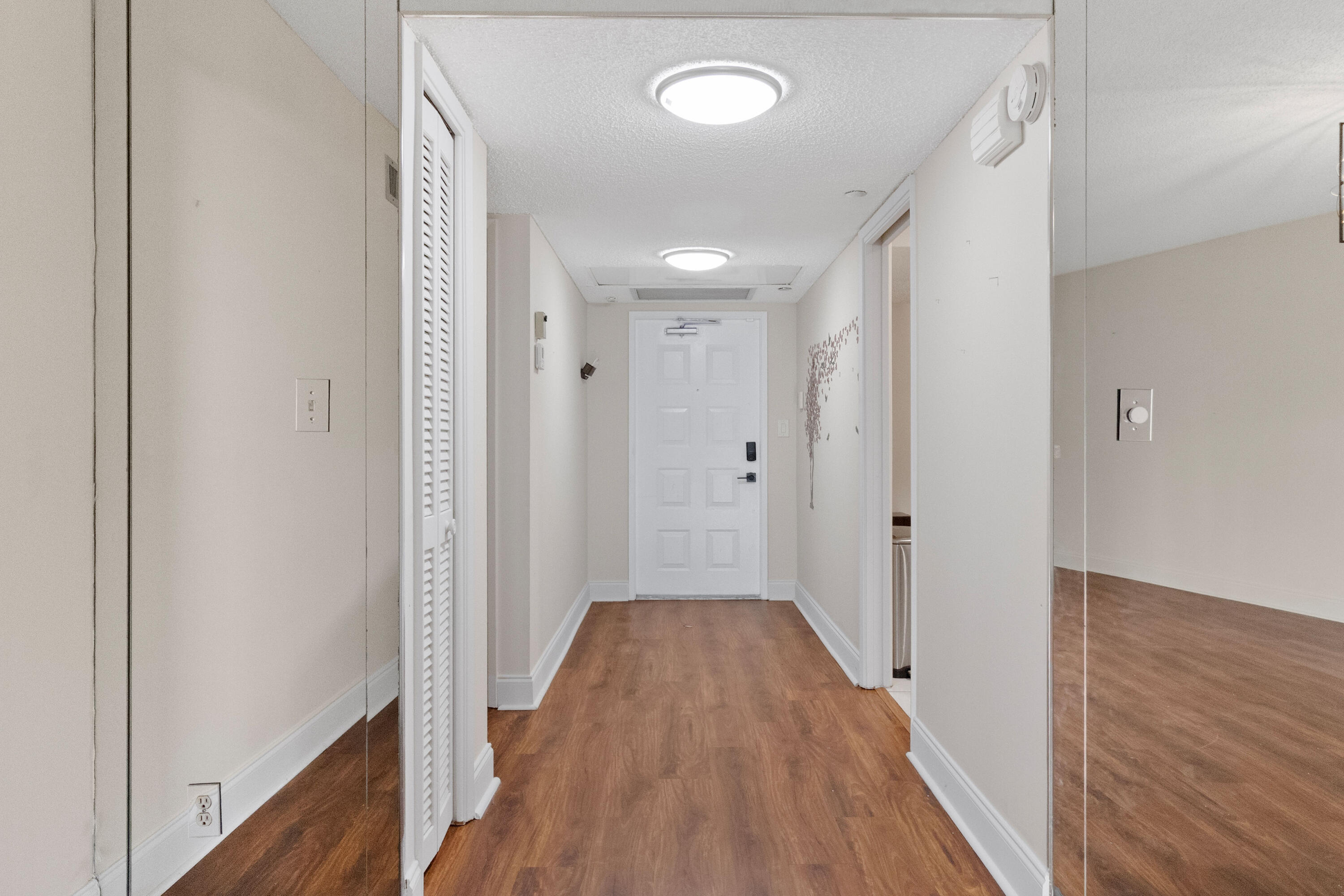 3499 Oaks Way 105