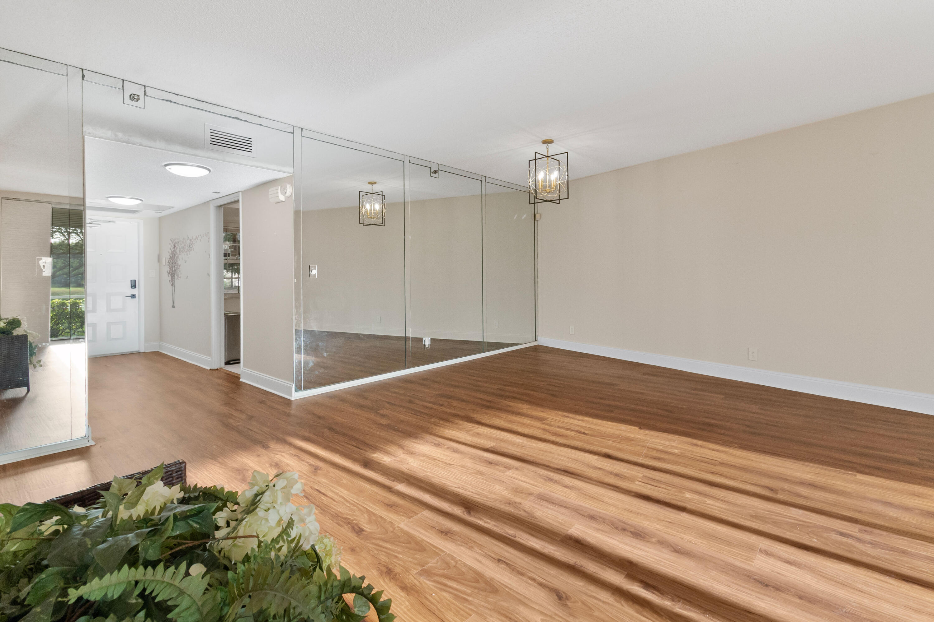 NO 117 PALM-AIRE COUNTRY CLUB - Residential
