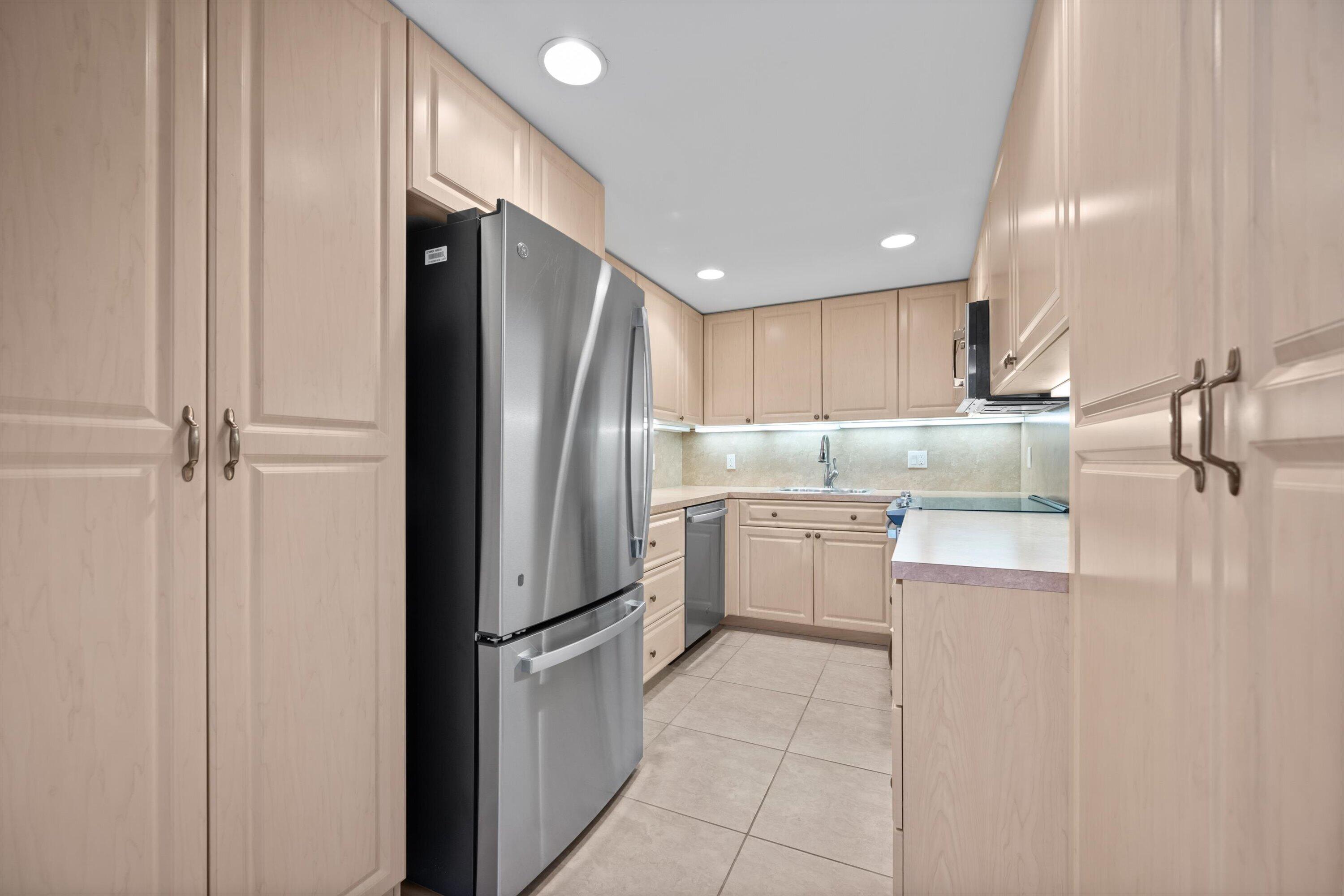 2773 S Ocean Boulevard 416