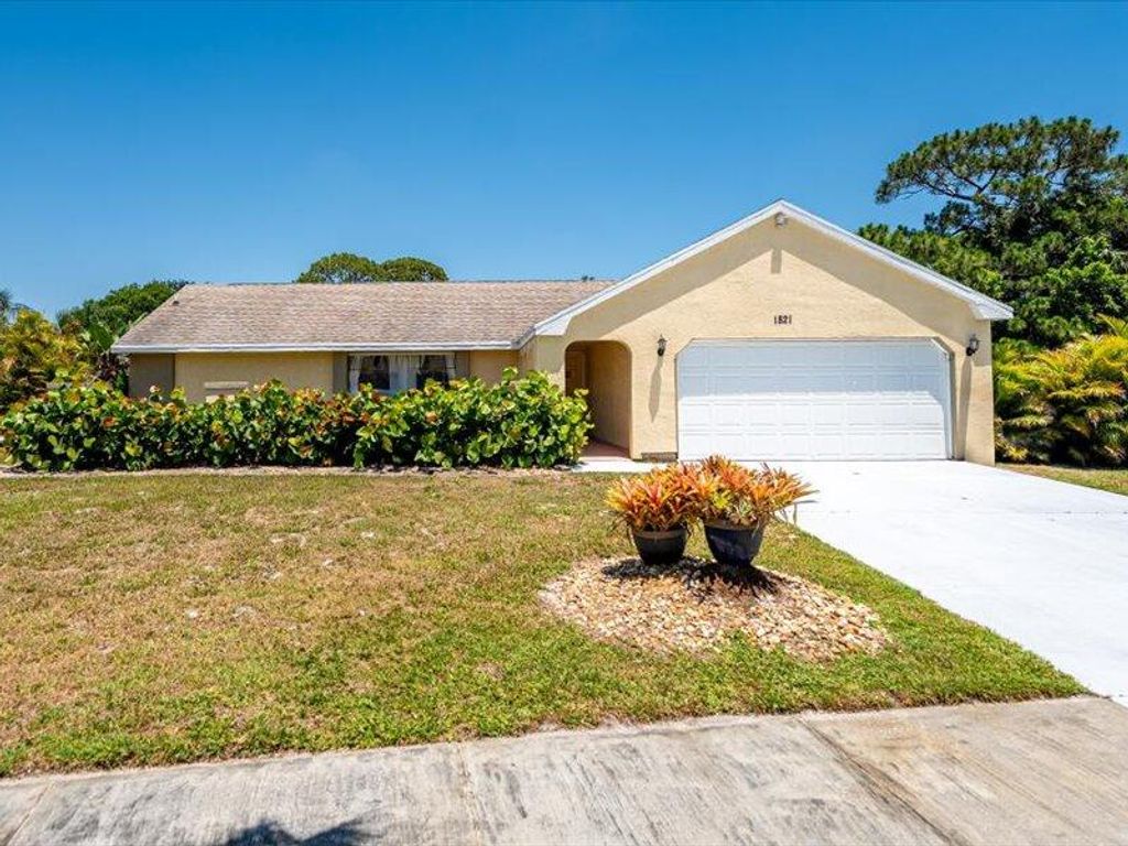 Photo of 1821 SE Hanby Avenue, Port Saint Lucie, FL 34952 (MLS # R11069178)