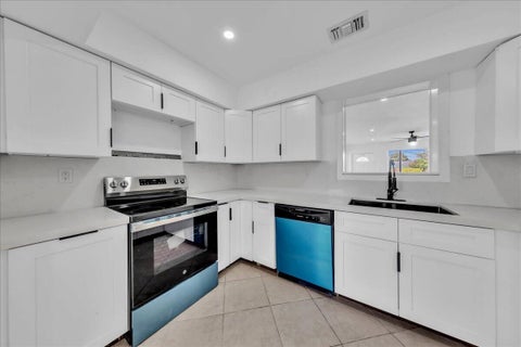 Tiny photo for 6311 SW 2ND Street, Margate, FL 33068 (MLS # B26090056)