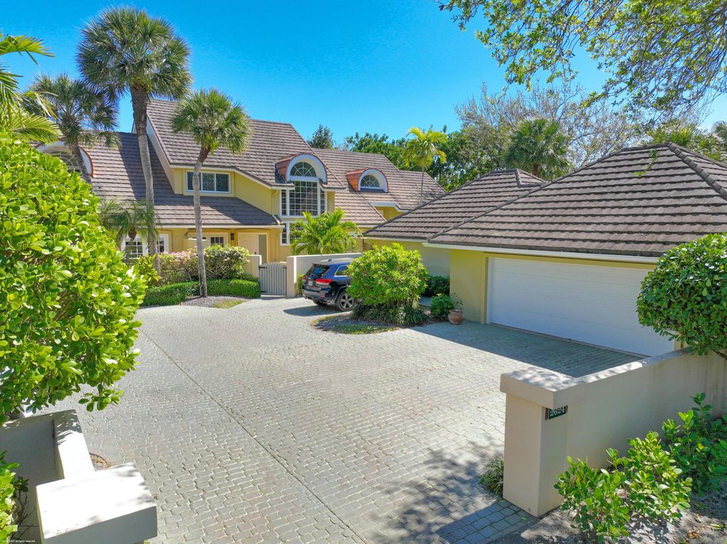 Photo of 2624 Muirfield Court, Wellington, FL 33414 (MLS # B26030760)