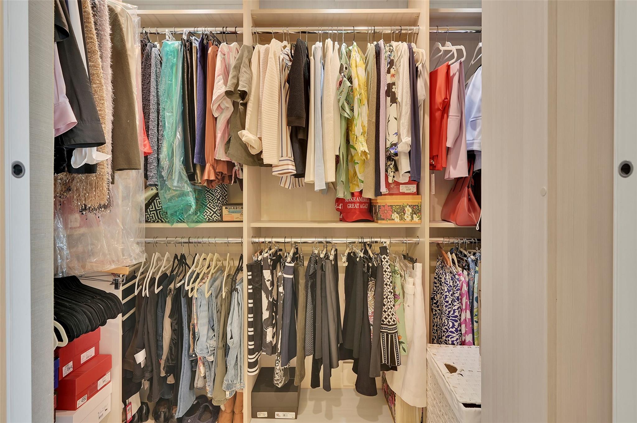 353 SUNSET - Residential