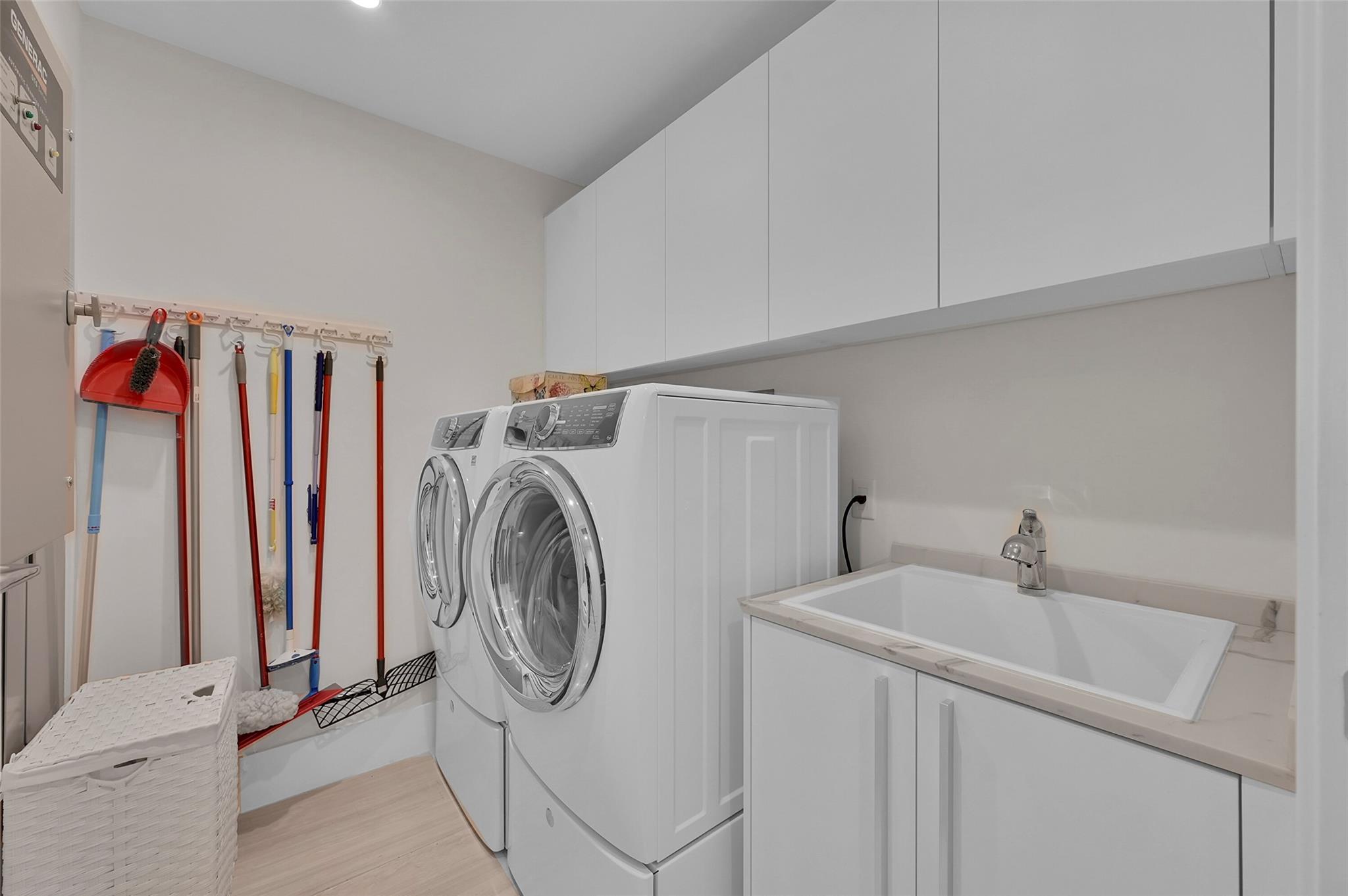 353 SUNSET - Residential