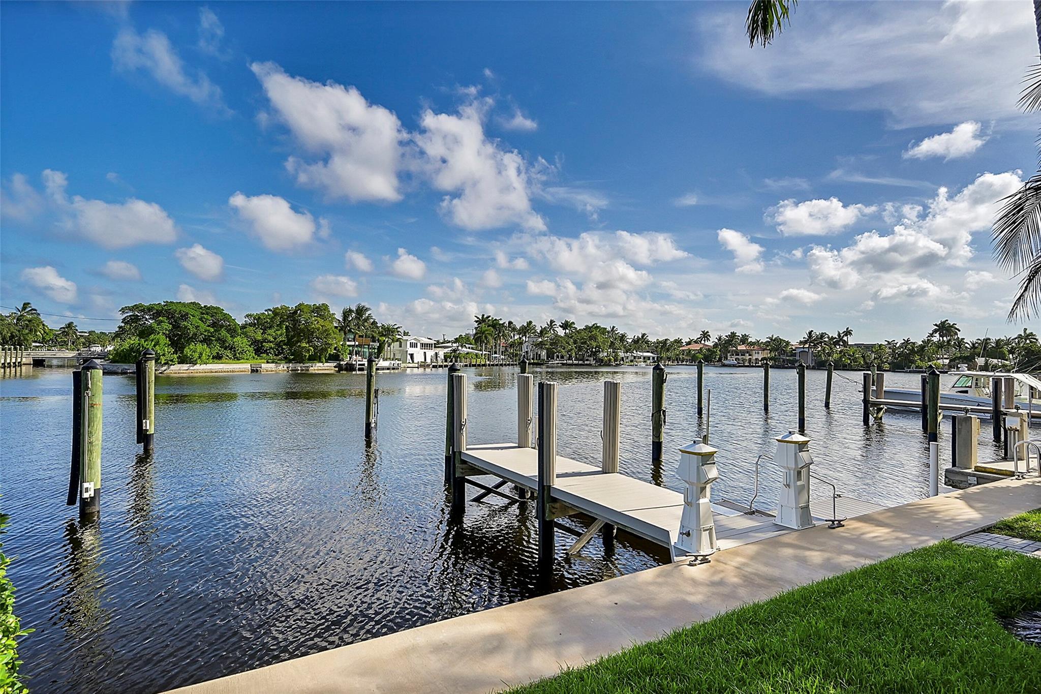 353 SUNSET - Residential