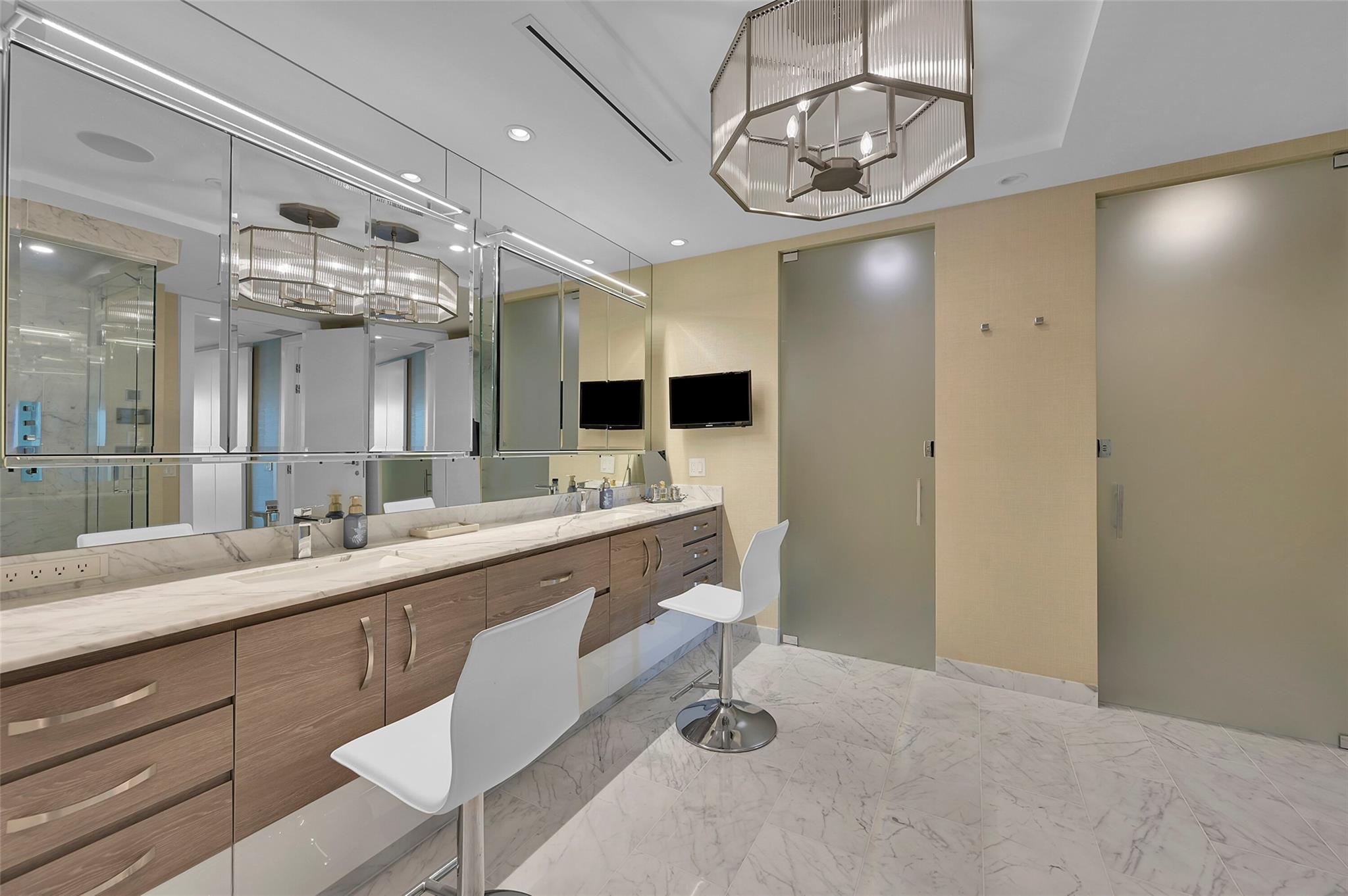 353 SUNSET - Residential