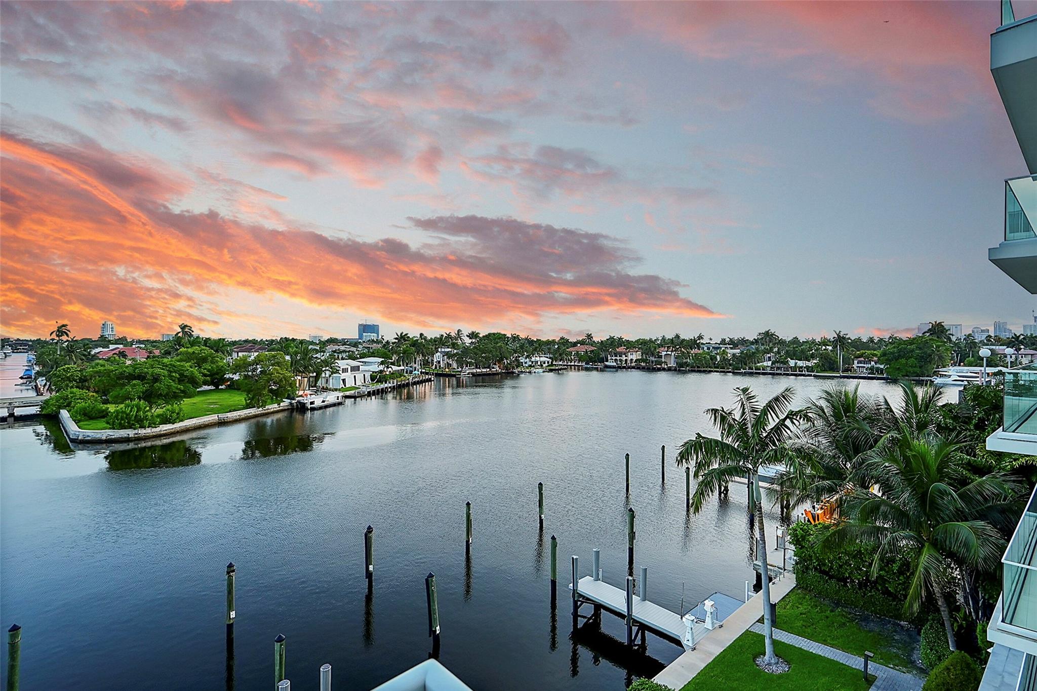 353 SUNSET - Residential