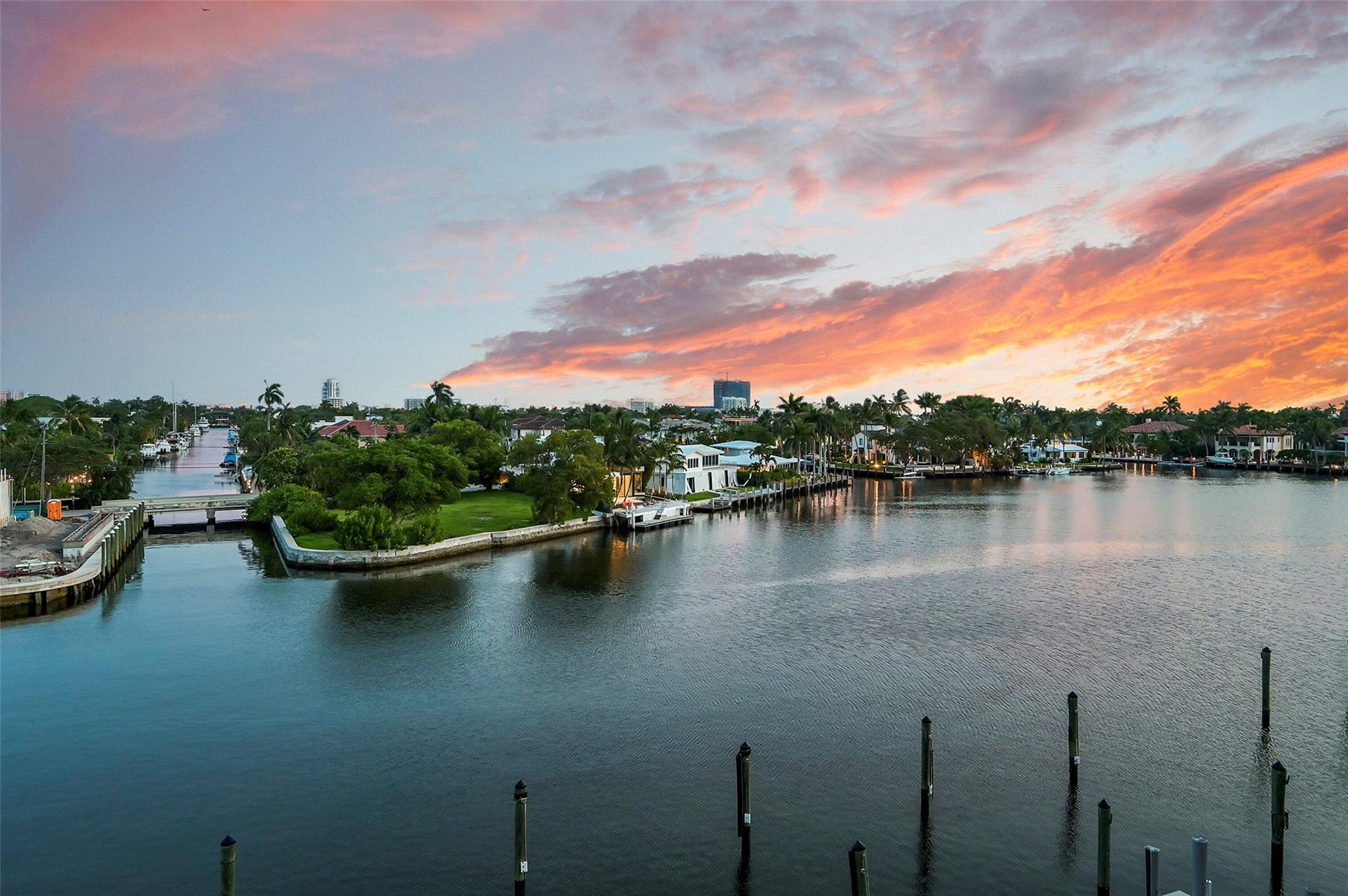 353 SUNSET - Residential