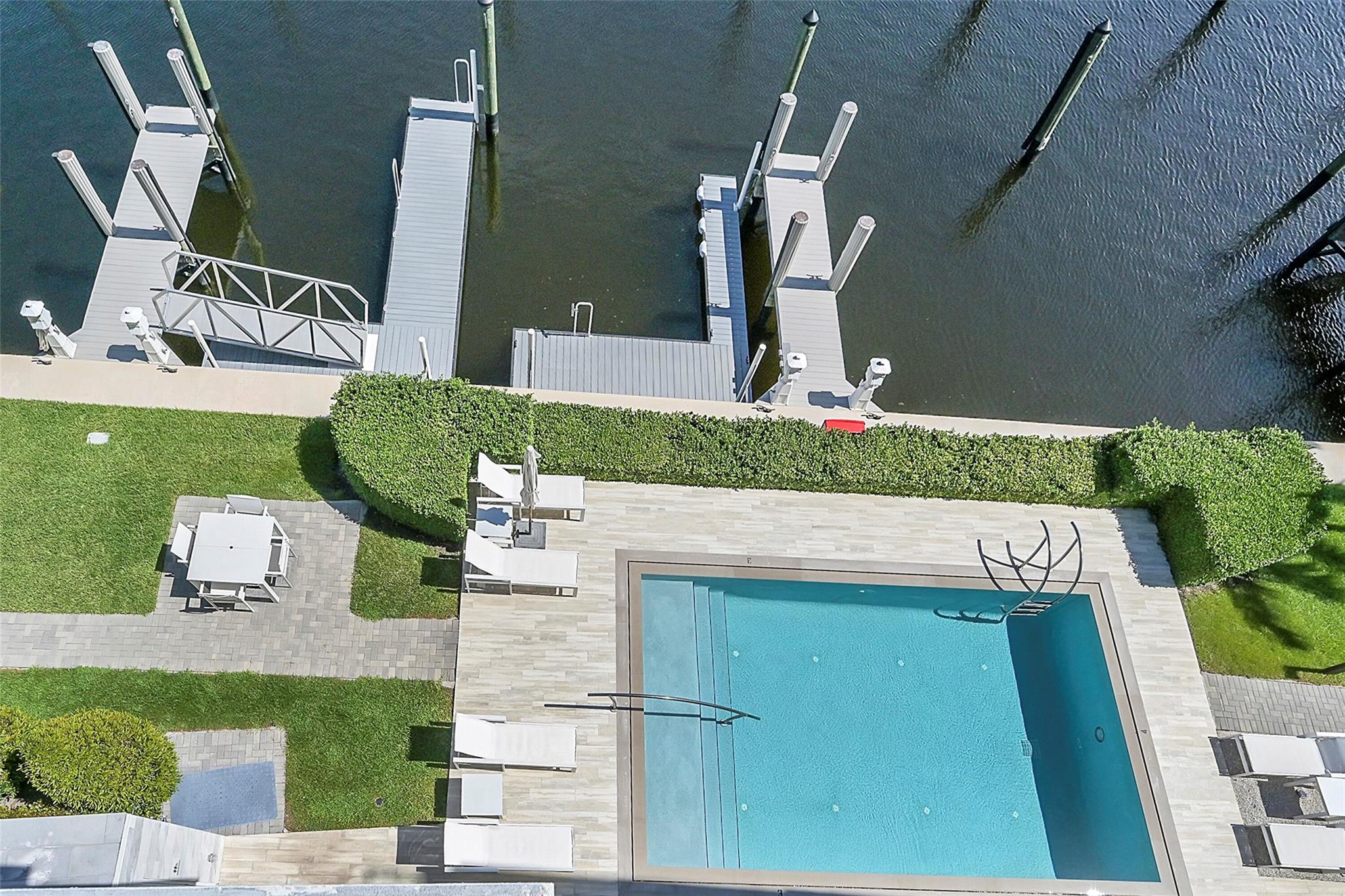 353 SUNSET - Residential