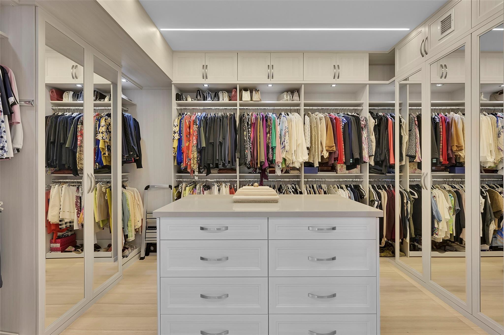 353 SUNSET - Residential