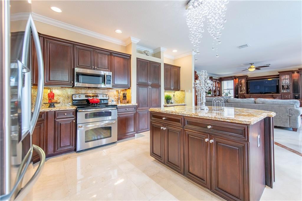 Riviera Isles II 170-53 B - Residential