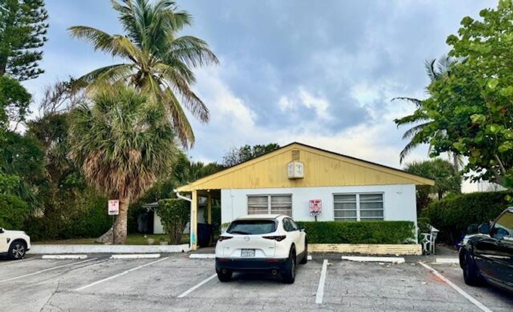 Photo of 110 Cascade Lane #1, Palm Beach Shores, FL 33404 (MLS # R11084056)