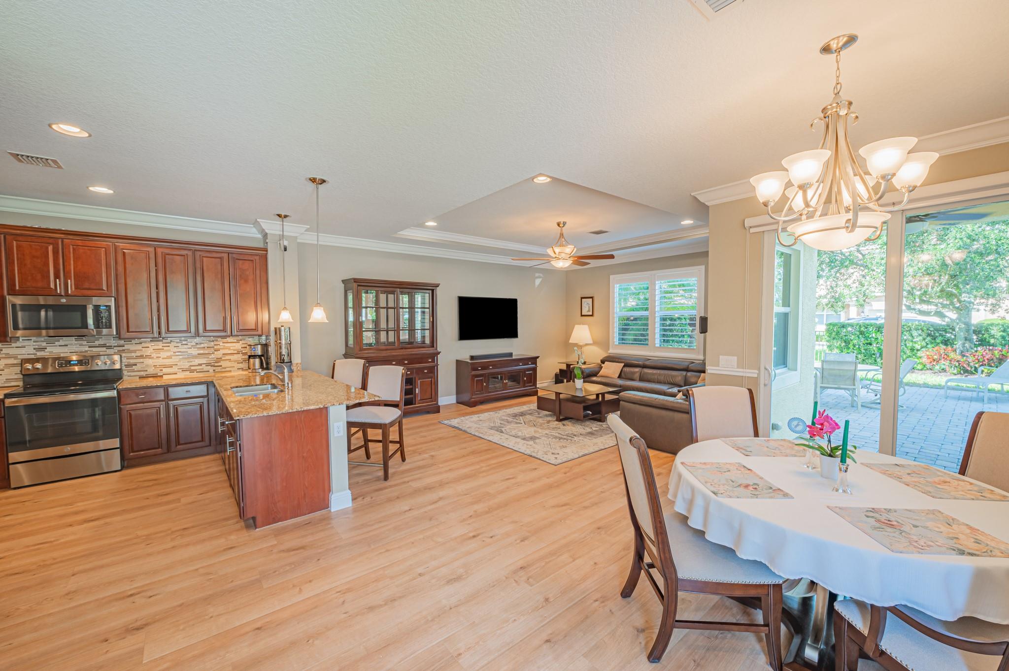 4652 Cadiz Cir