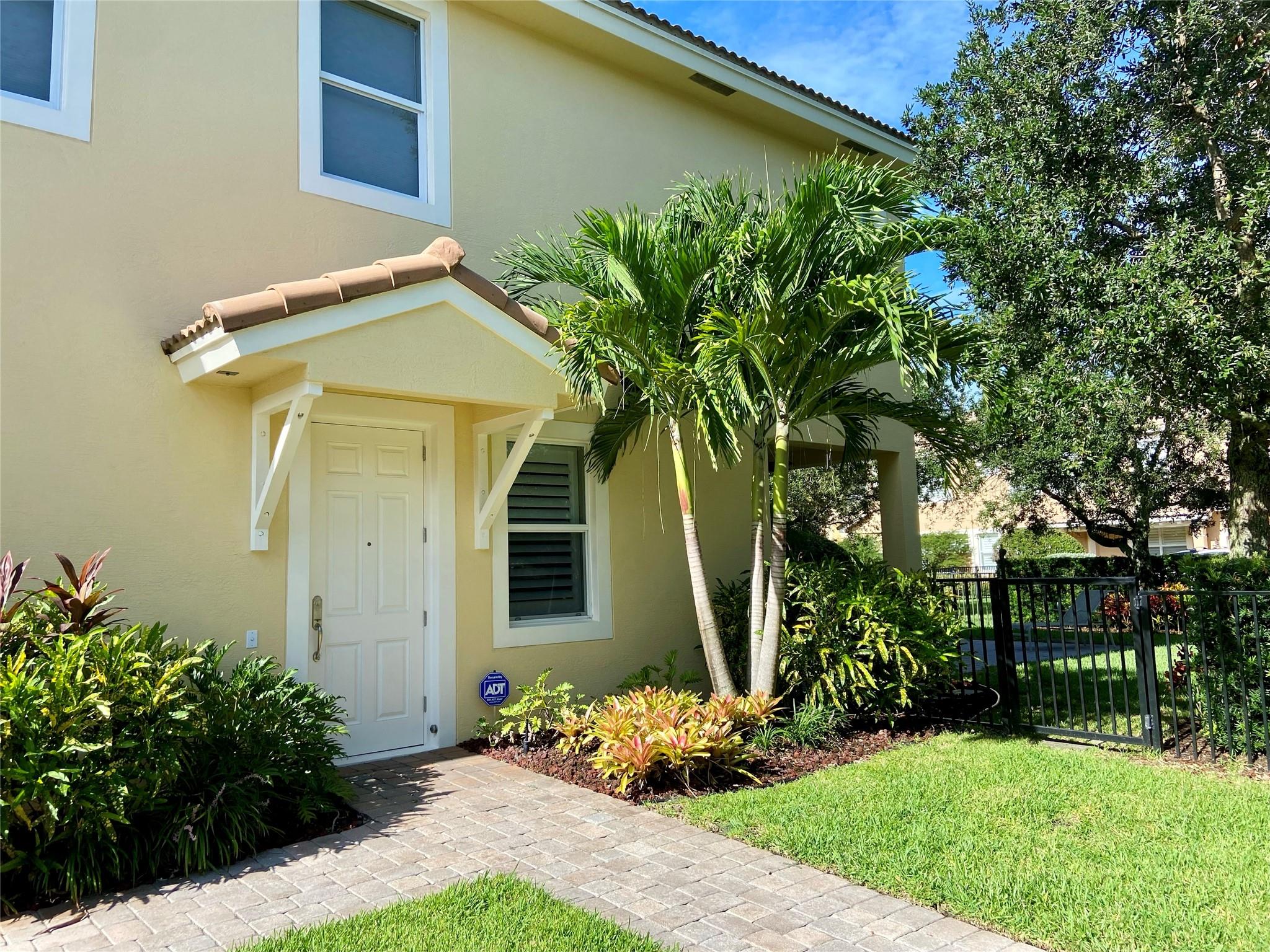 4652 Cadiz Cir