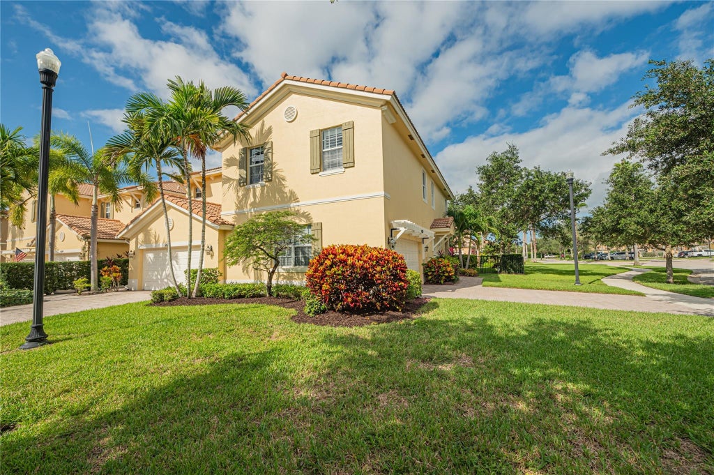 Photo of 4652 Cadiz Circle, Palm Beach Gardens, FL 33418 (MLS # F10527404)