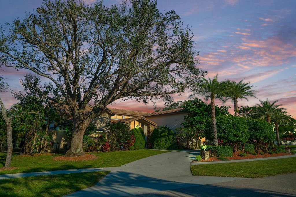 Photo of 15835 Meadow Wood Drive, Wellington, FL 33414 (MLS # R11101556)