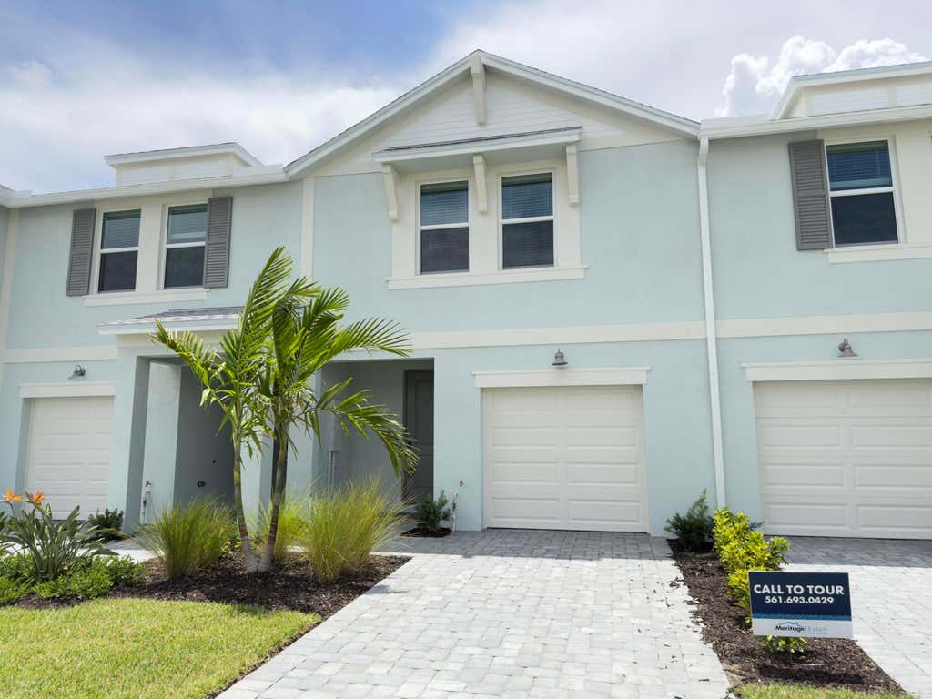 Photo of 646 Salisbury Circle, Fort Pierce, FL 34982 (MLS # B26068593)