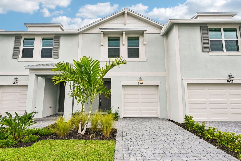 Photo of 646 Salisbury Circle, Fort Pierce, FL 34982 (MLS # B26068593)