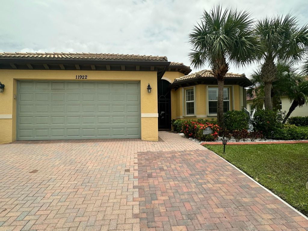 Photo of 11922 SW Crestwood Circle, Port Saint Lucie, FL 34987 (MLS # R11101226)