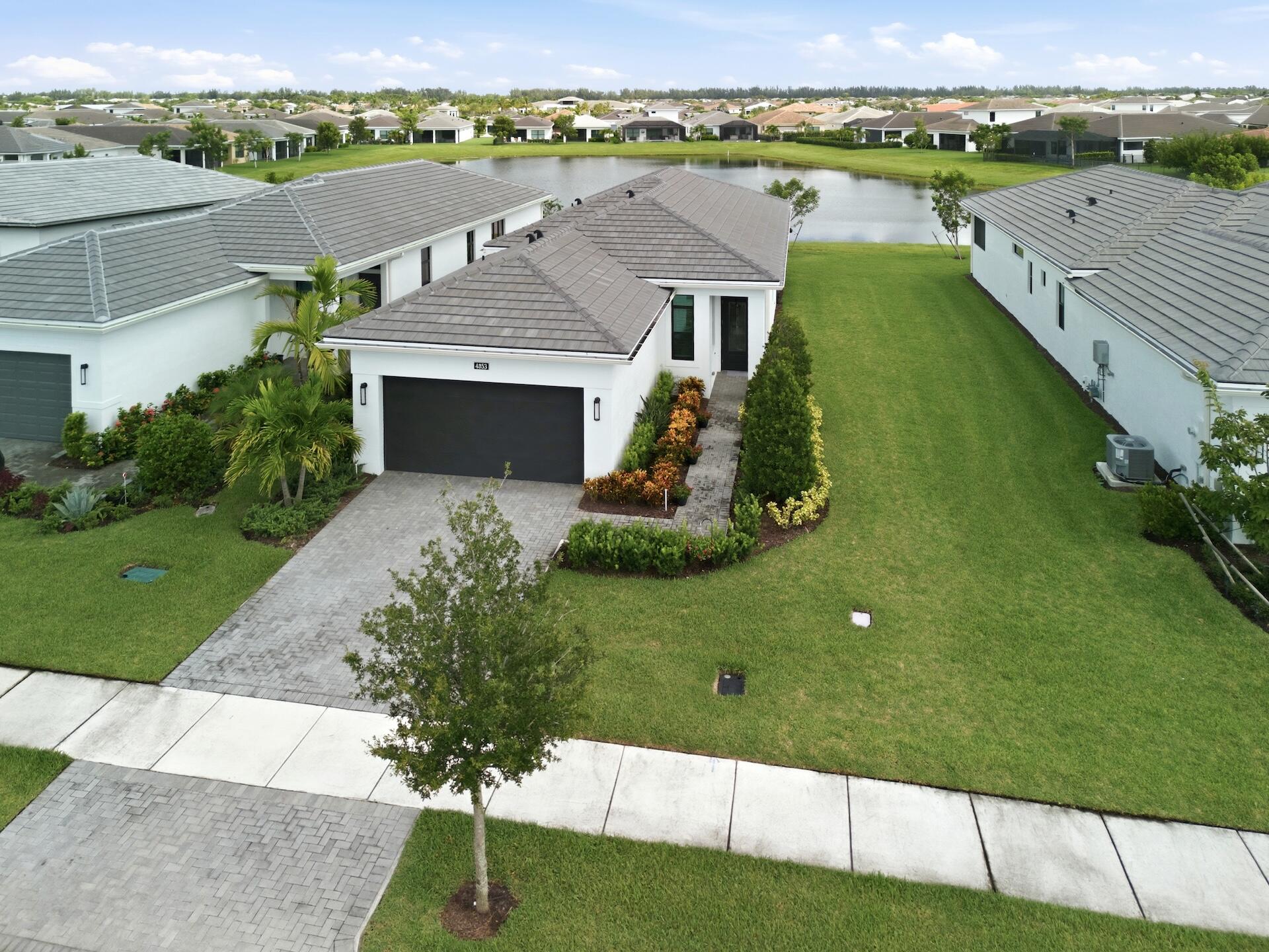 Properties 4853 Saint Armands Way